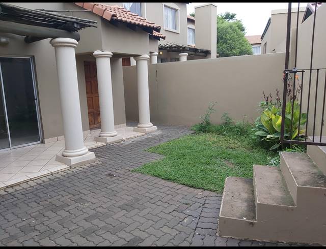 2 BEDROOM DUPLEX TO LET IN NORTH RIDING